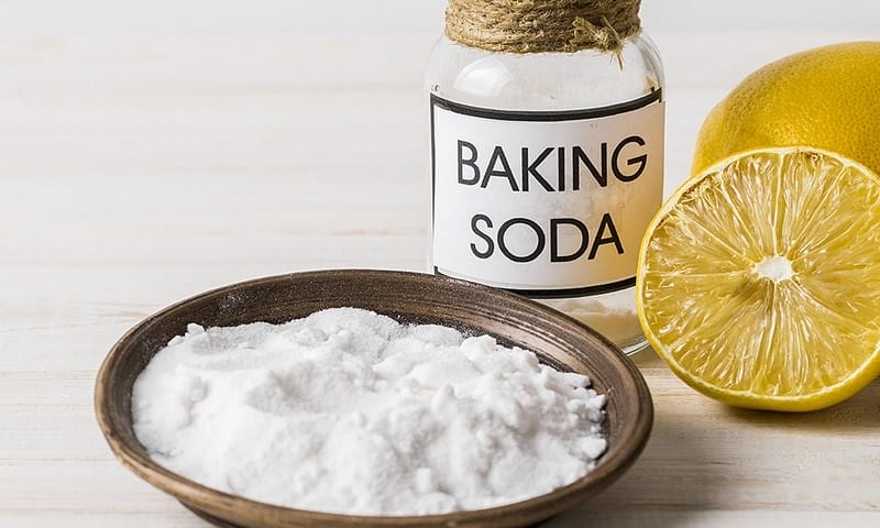 Bạn có thể dùng baking soda để loại bỏ vết trầy nhựa dễ dàng 